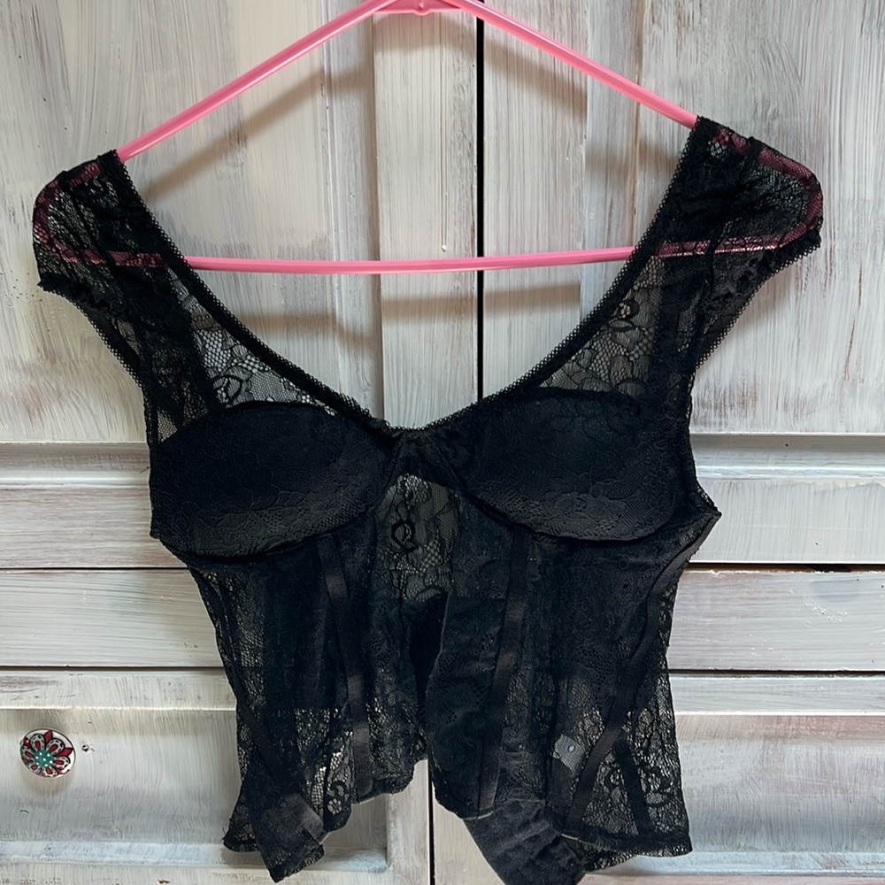 Lacey top size medium